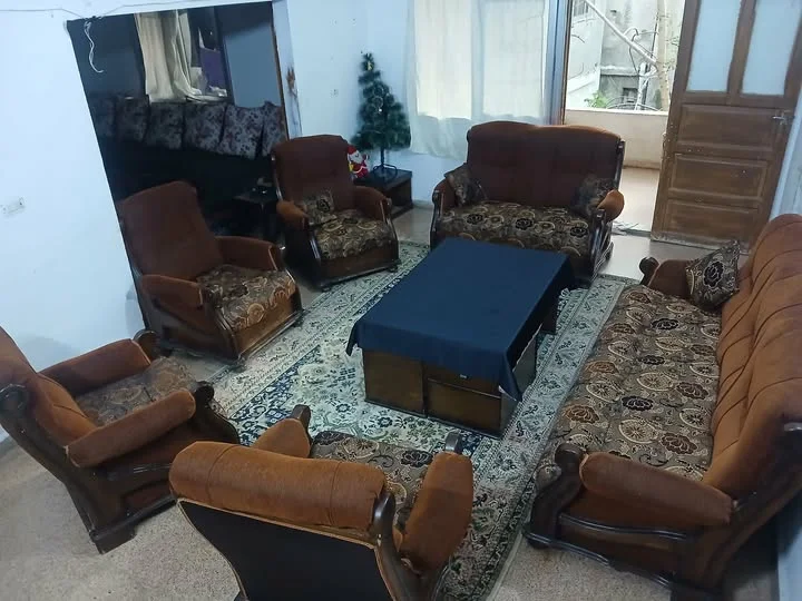 طقم كنب خشب زان ثلاثية وثنائية واربع مفارد